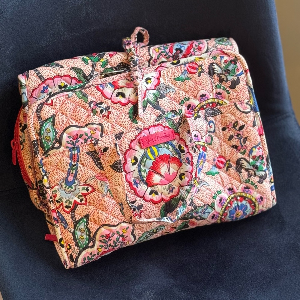 Vera Wang toiletry bag